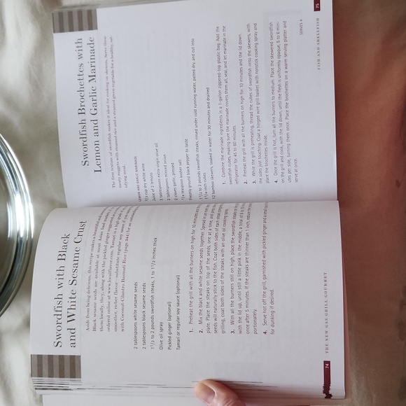 The New Gas Grill Gourmet Book Like New - Picture 5 of 5